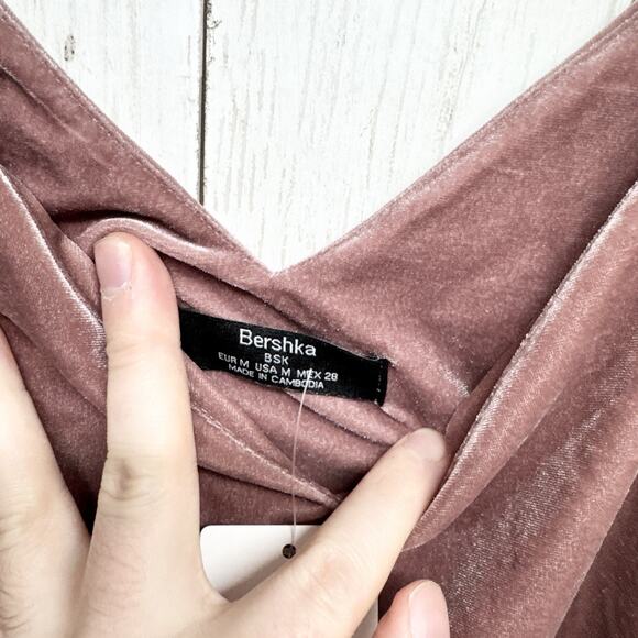 Bershka Blouse Women Size Medium Brown Velvet V-Neck Spaghetti Strap Tank Top - Picture 2 of 5